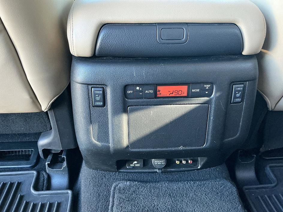 Used 2017 Nissan Armada Platinum w/ Interior Lighting Package image 24