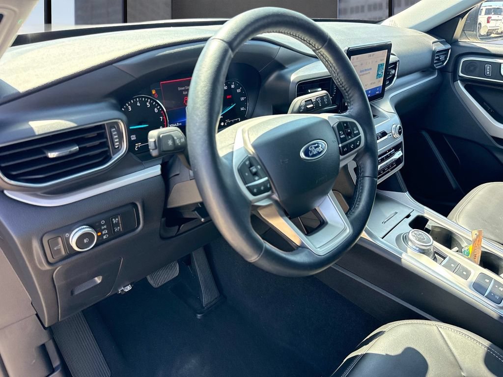 Used 2023 Ford Explorer XLT w/ Equipment Group 202A RWD image 29