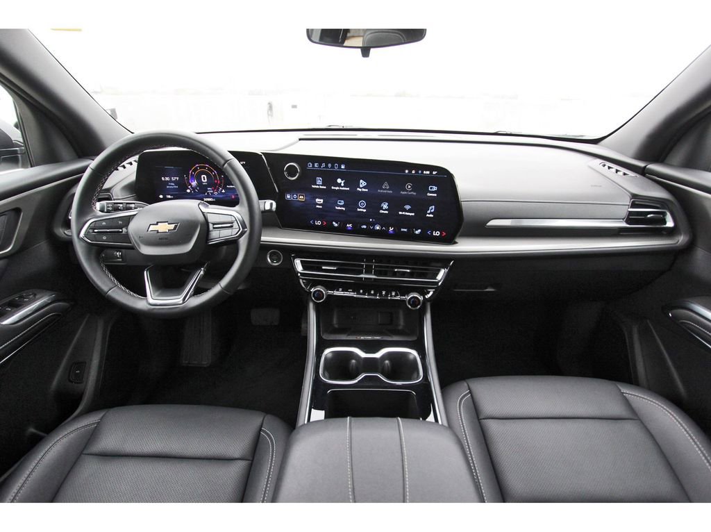 Used 2025 Chevrolet Traverse LT image 9