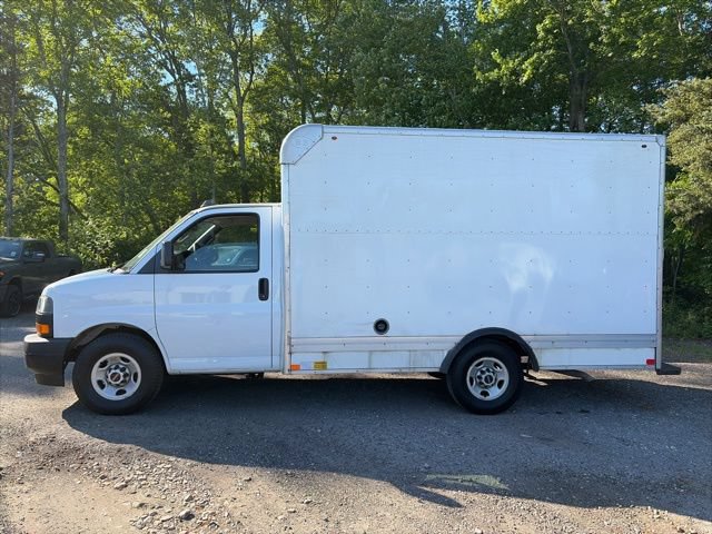 Used 2019 GMC Savana 3500 w/ Driver Convenience Package RWD image 3