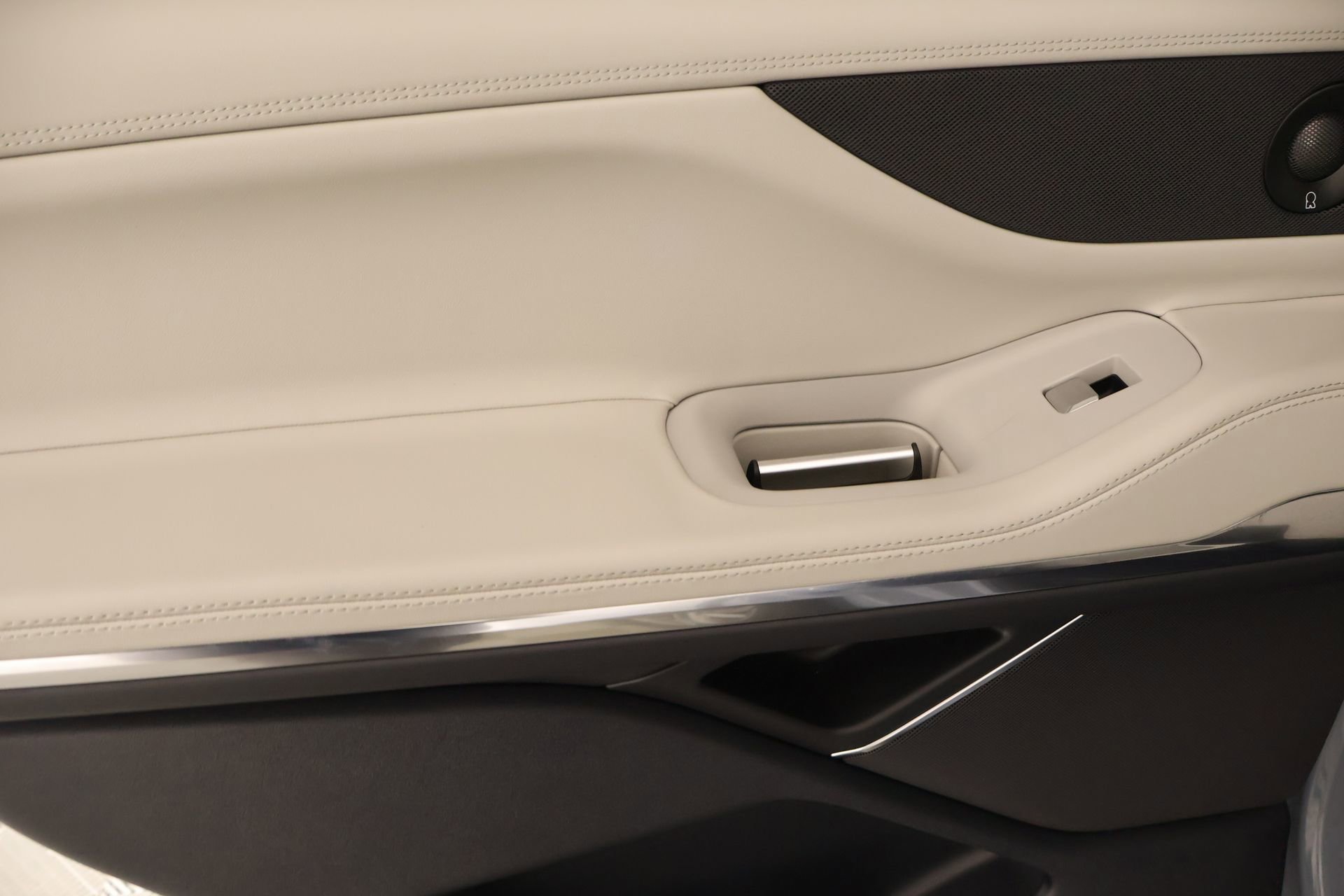 New 2026 Lincoln Navigator Premiere image 17