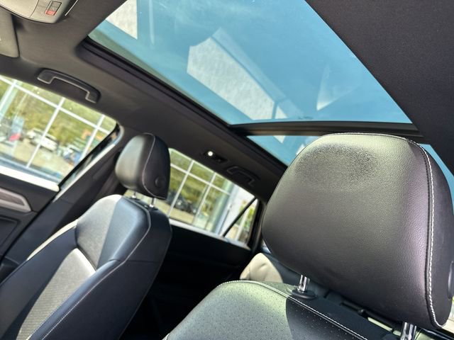Certified 2020 Volkswagen Atlas Cross Sport SE w/ Panoramic Sunroof Package AWD/4WD image 30