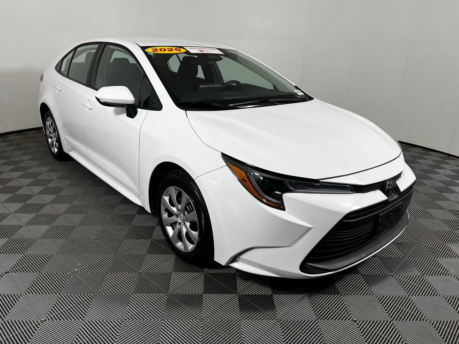Certified 2025 Toyota Corolla LE image 3