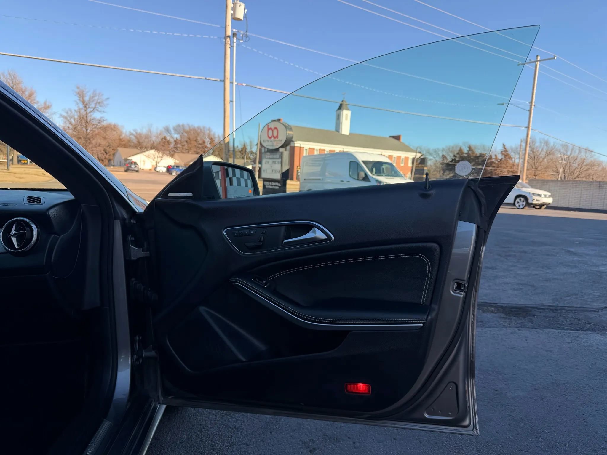 Used 2014 Mercedes-Benz CLA 250 image 28