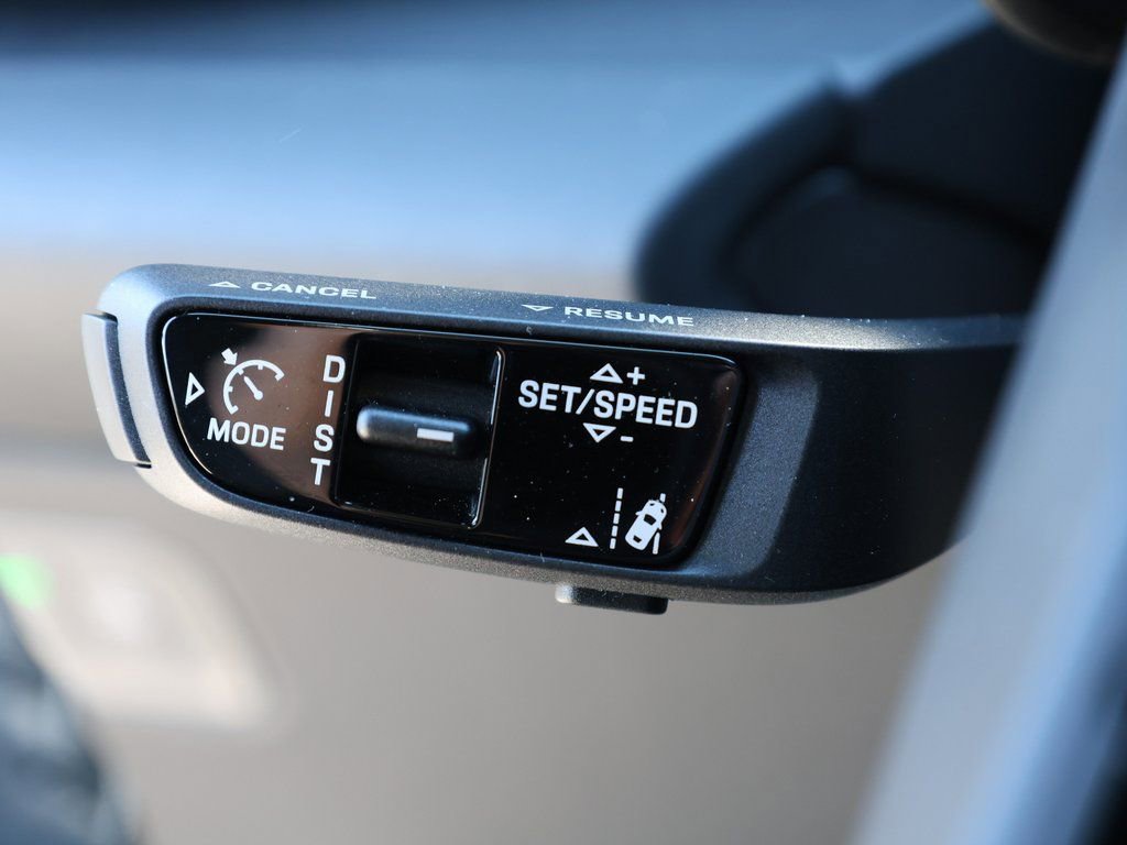 Used 2025 Porsche Macan Turbo Electric image 43