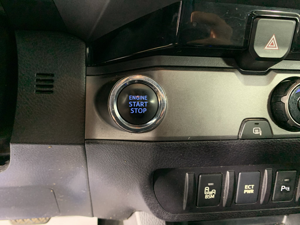 Used 2016 Toyota Tacoma TRD Sport RWD image 18