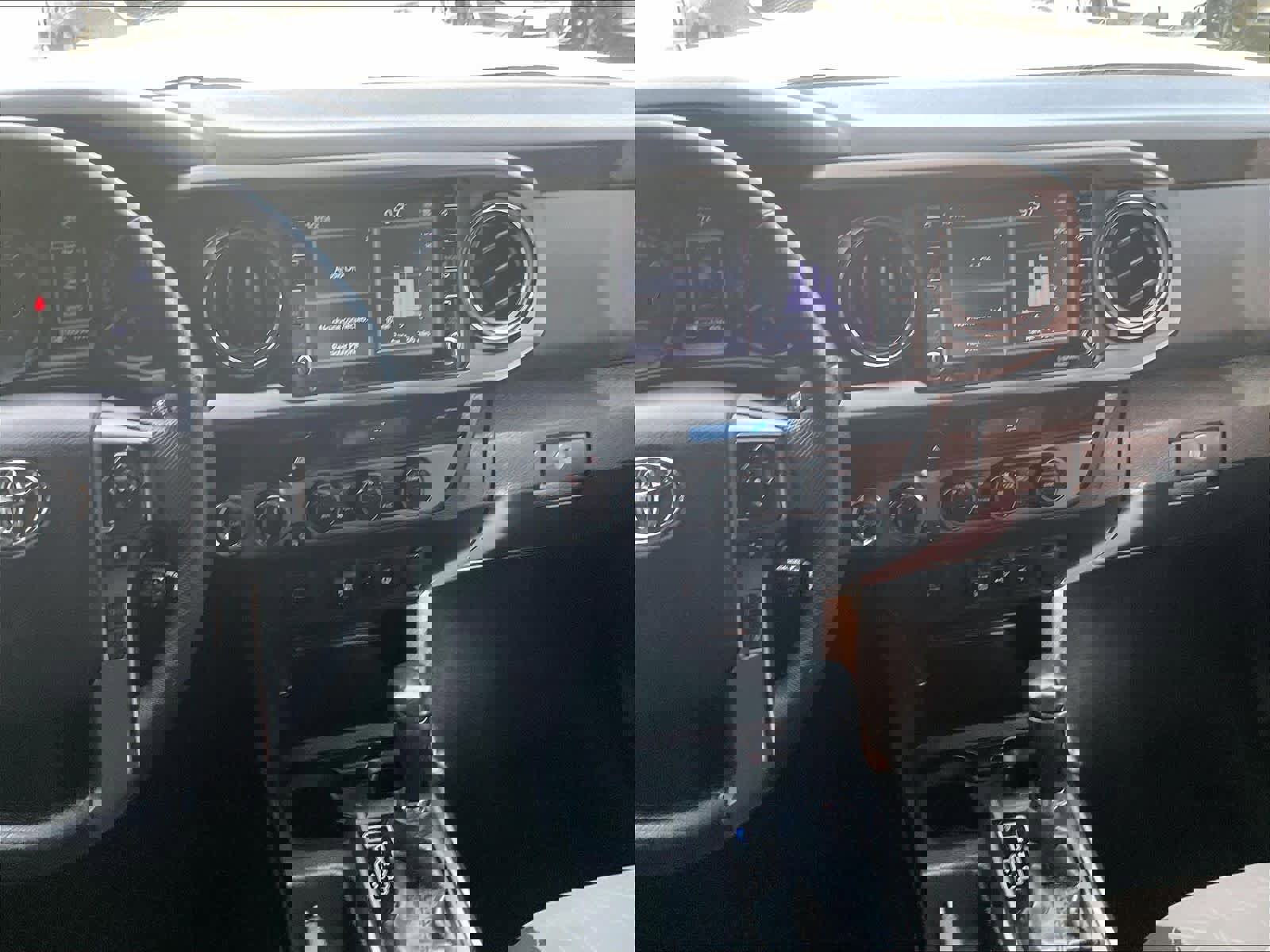 Used 2023 Toyota Tacoma TRD Sport w/ Black Out Package (TMS) image 8