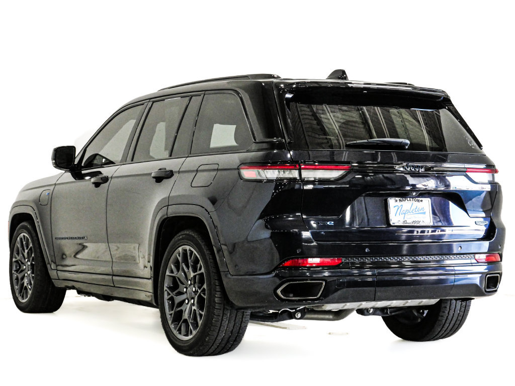 Used 2023 Jeep Grand Cherokee Summit w/ High Altitude Package AWD/4WD image 9