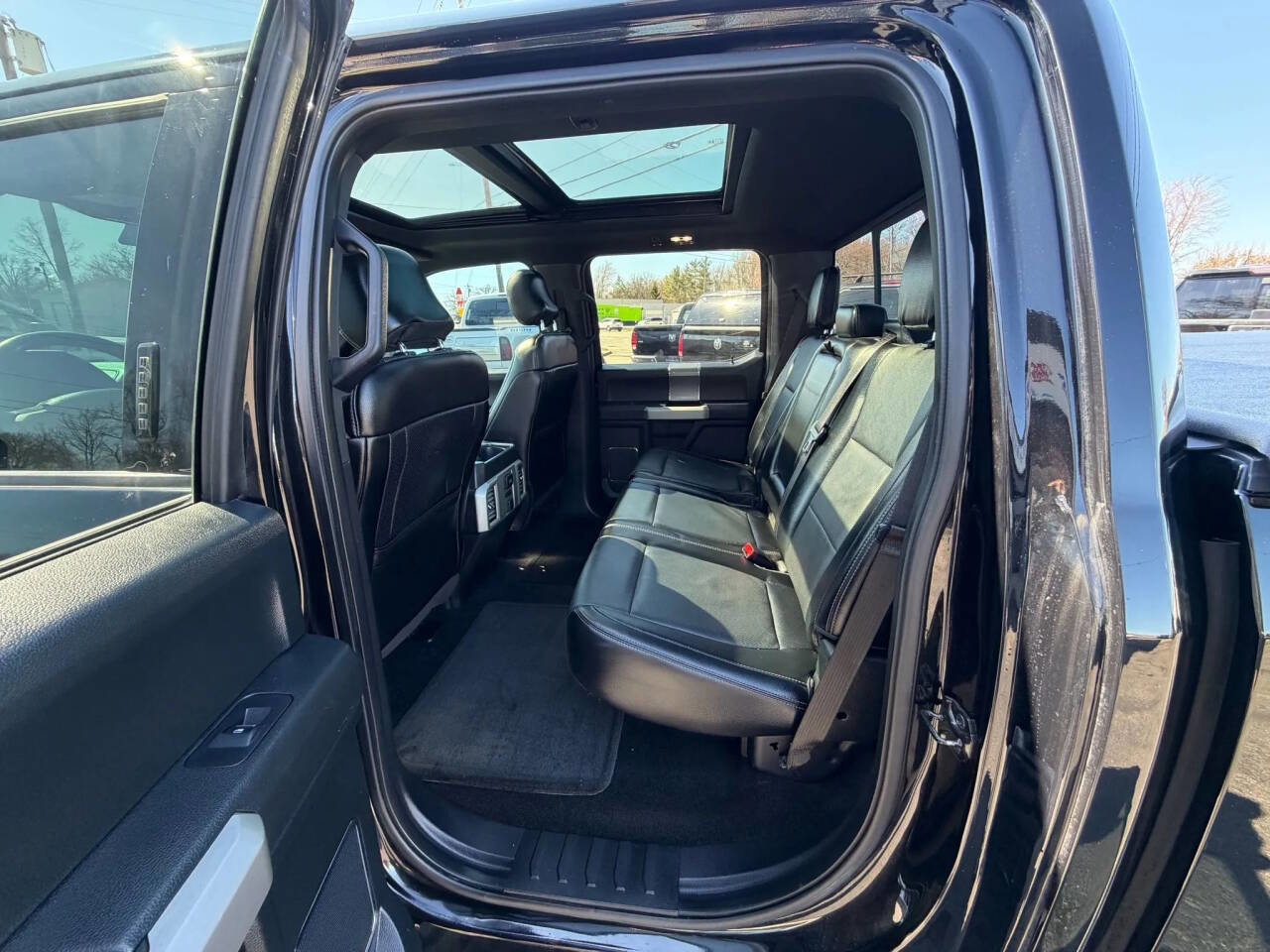 Used 2016 Ford F150 Lariat w/ Equipment Group 502A Luxury image 5