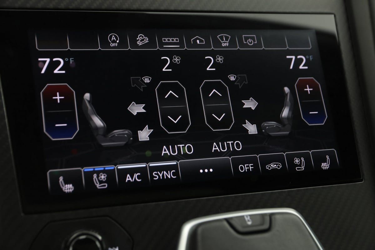 Used 2022 Lamborghini Urus AWD/4WD image 58