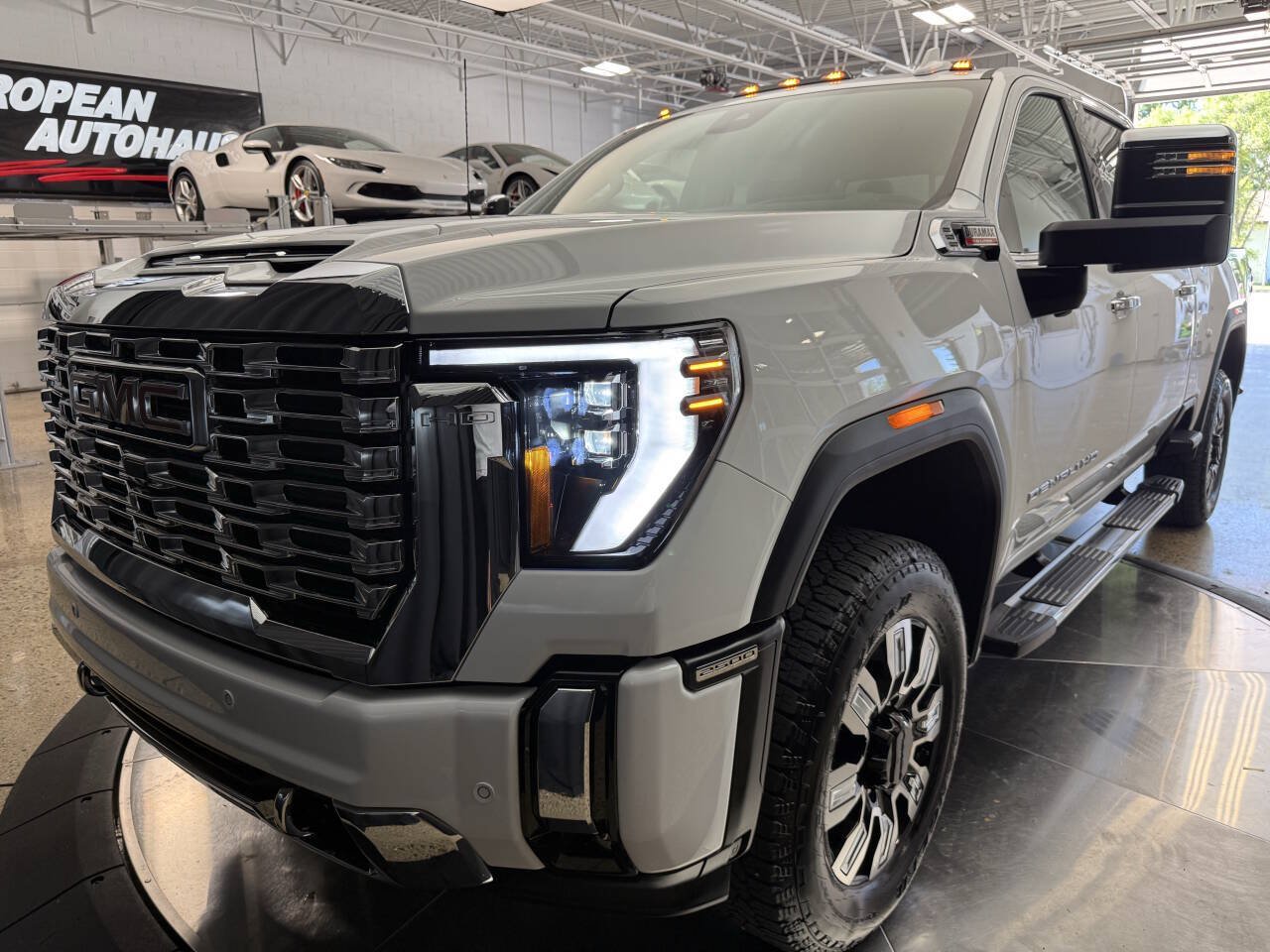 Used 2026 GMC Sierra 2500 Denali w/ Denali Reserve Package AWD/4WD image 5
