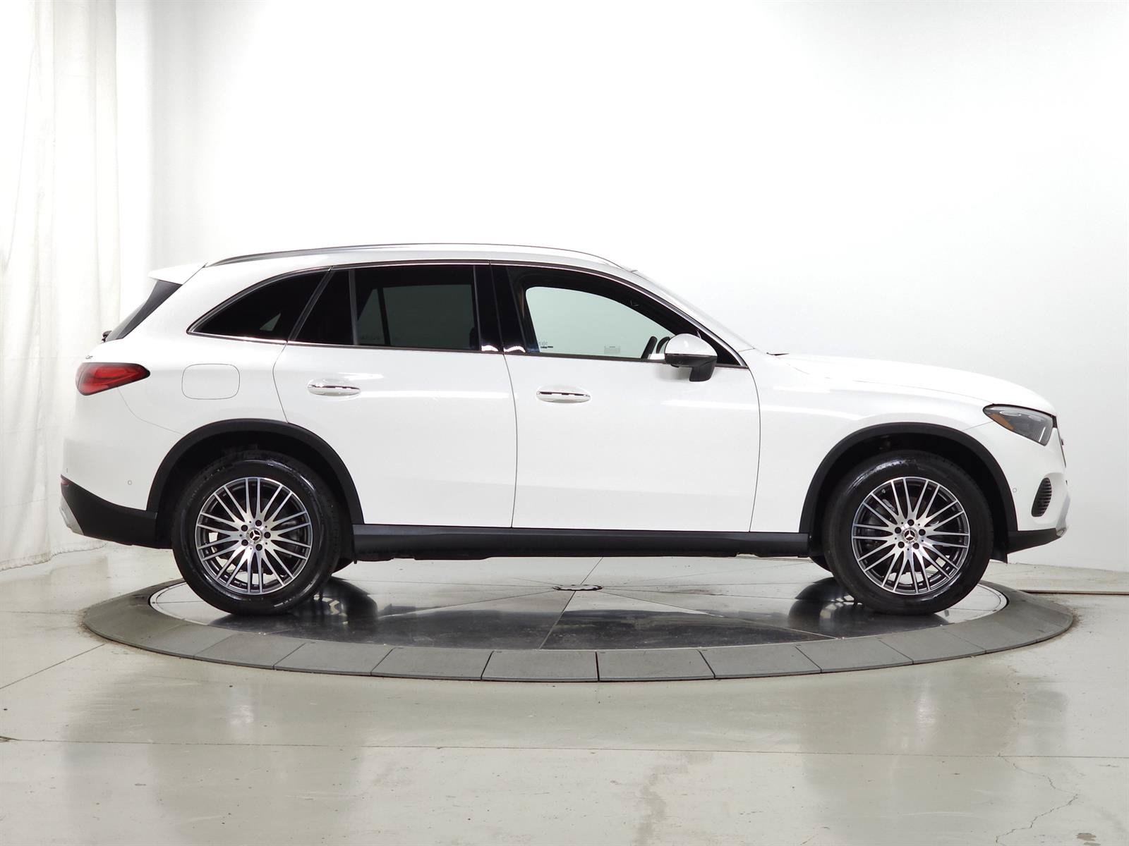 Used 2023 Mercedes-Benz GLC 300 4MATIC image 12