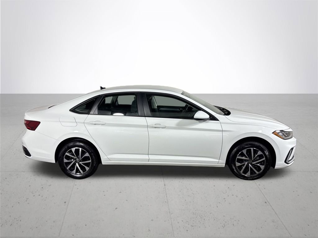Used 2025 Volkswagen Jetta S image 5