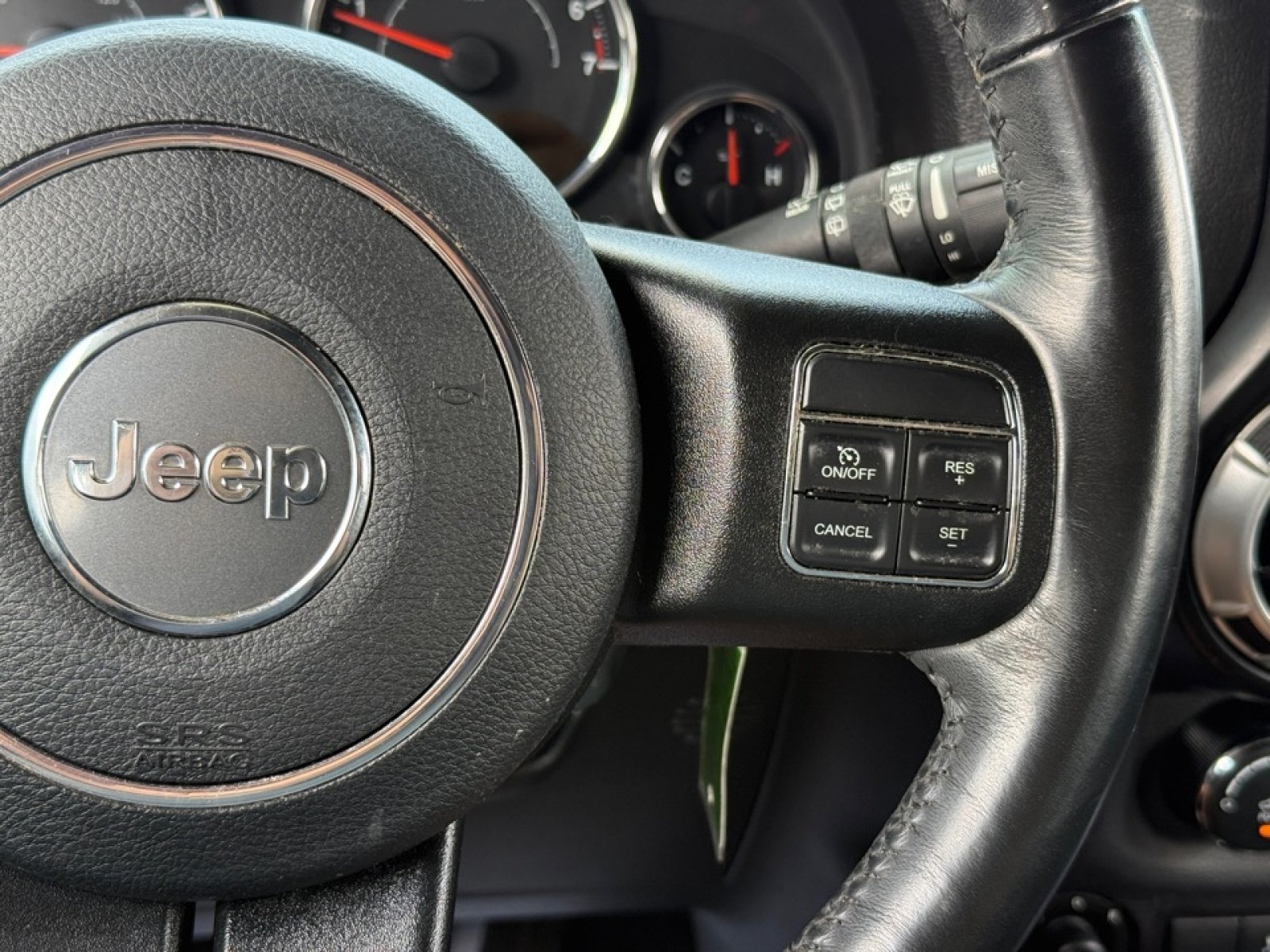 Used 2018 Jeep Wrangler Unlimited Sahara AWD/4WD image 21