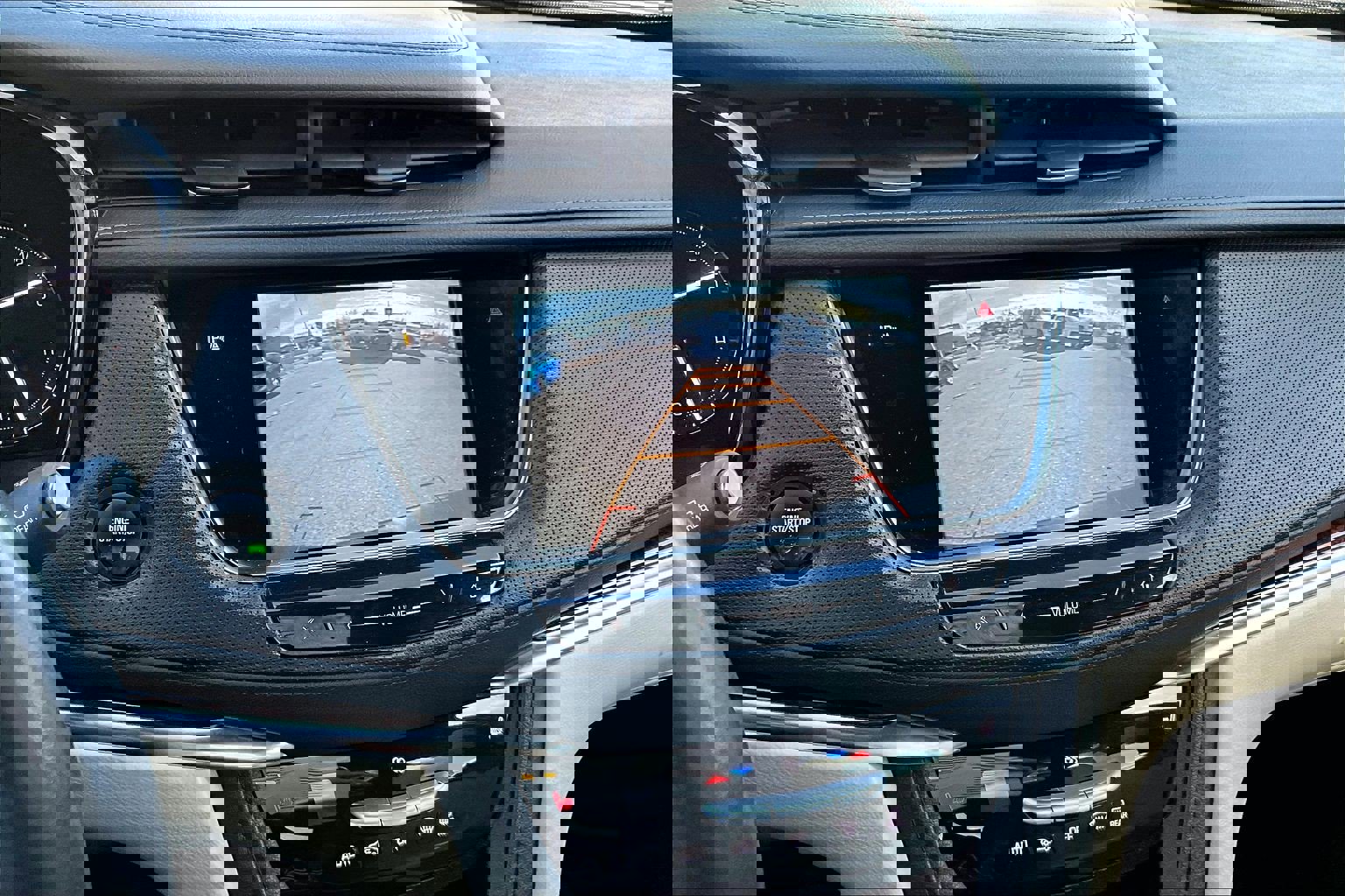 Used 2017 Cadillac XT5 Luxury w/ Driver Awareness Package image 14