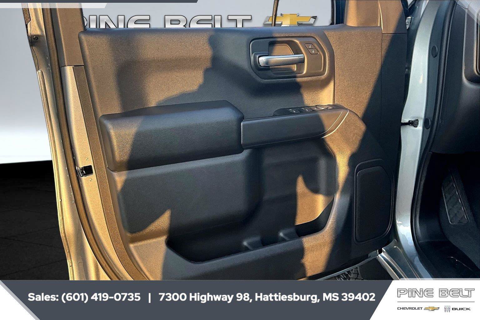 New 2026 Chevrolet Silverado 1500 Custom Trail Boss w/ LPO, Dark Essentials Package AWD/4WD image 18