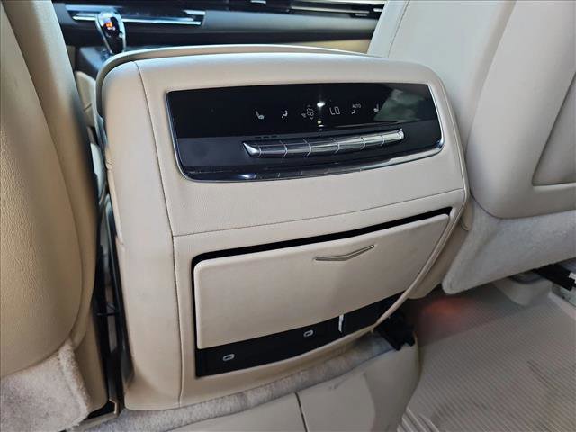 Used 2023 Cadillac Escalade Premium Luxury image 18