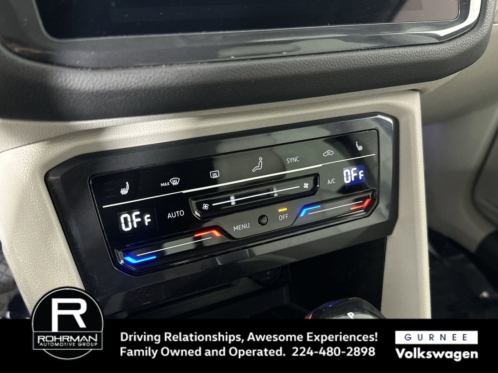 Used 2022 Volkswagen Tiguan SE image 9