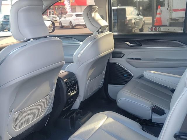 Used 2021 Jeep Grand Cherokee L Overland w/ Luxury Tech Group IV image 13