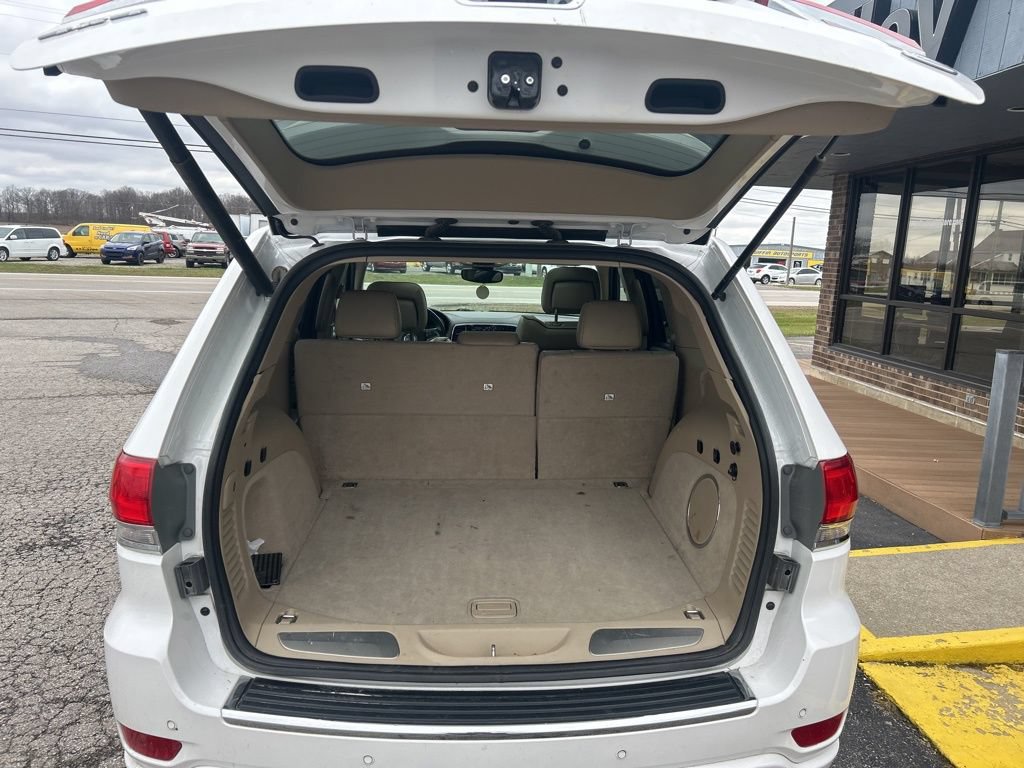 Used 2019 Jeep Grand Cherokee Overland AWD/4WD image 8