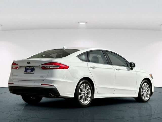 Used 2020 Ford Fusion SE FWD image 6