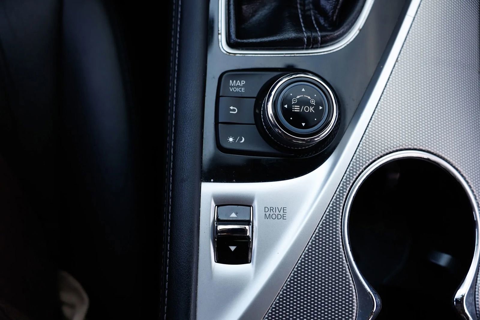 Used 2014 INFINITI Q50 Premium w/ Navigation Package image 39