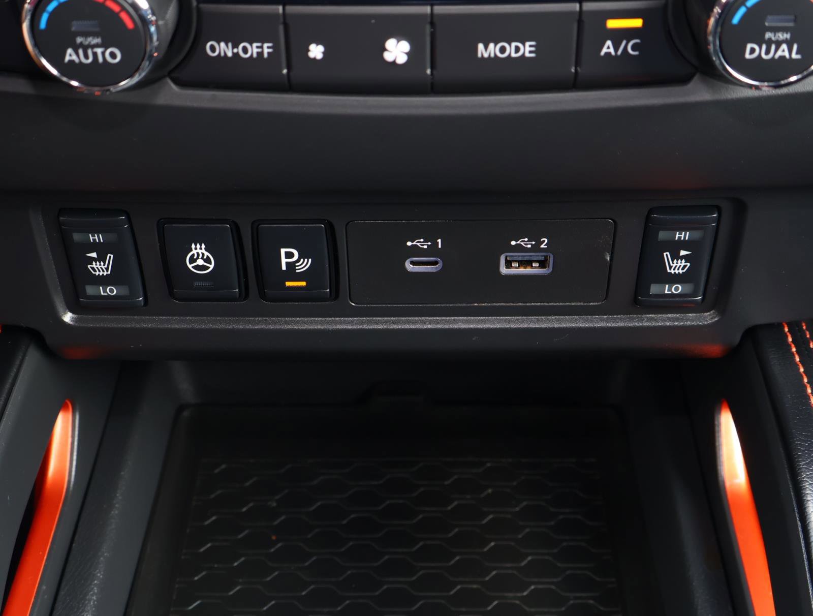 Used 2025 Nissan Frontier PRO-4X w/ Pro Convenience Package image 29