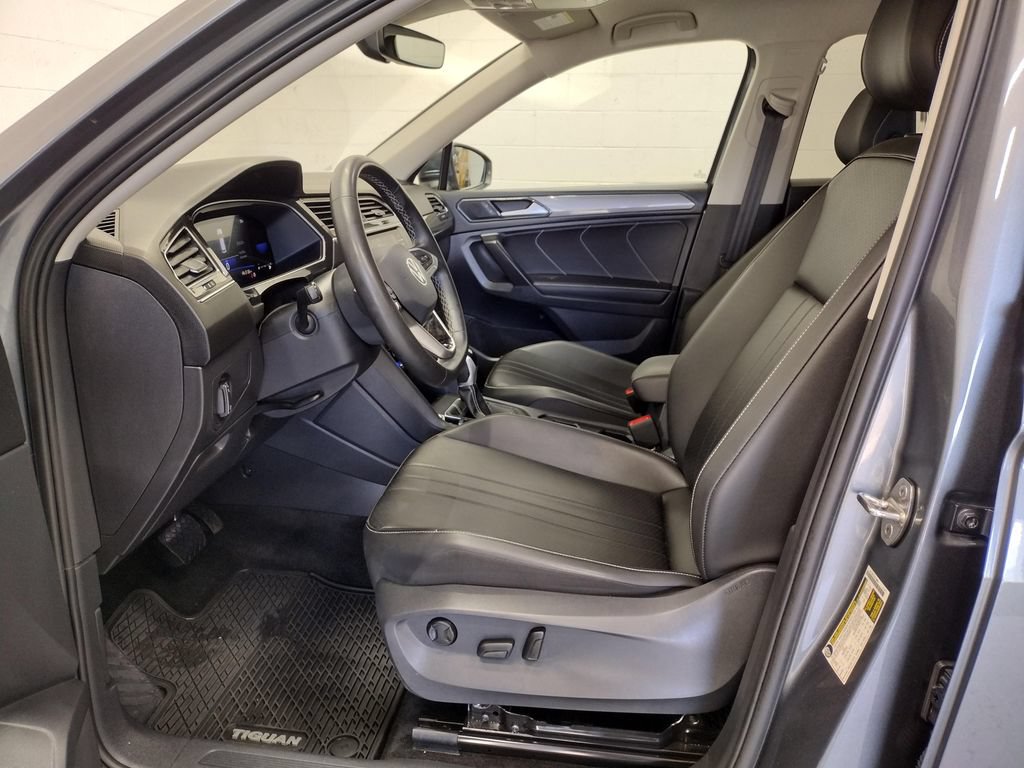 Used 2023 Volkswagen Tiguan SE AWD/4WD image 23