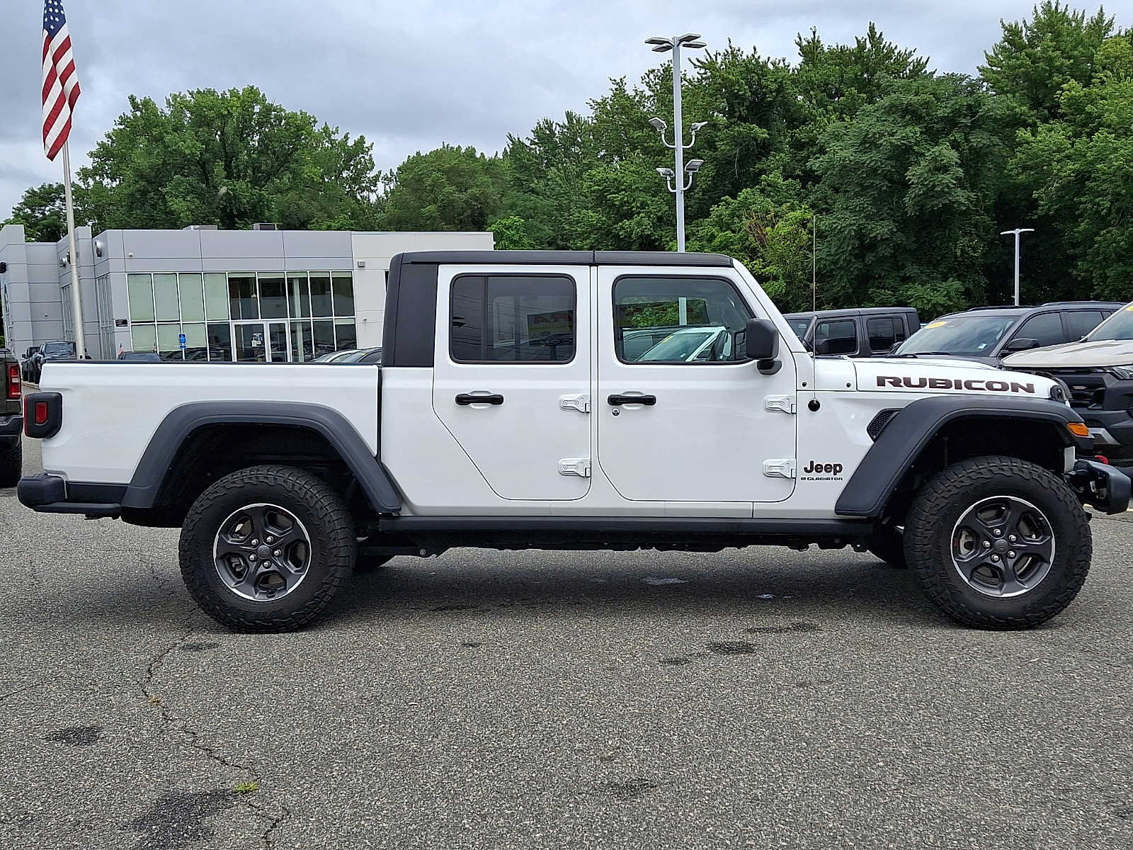 Certified 2023 Jeep Gladiator Rubicon w/ Cold Weather Group AWD/4WD image 7