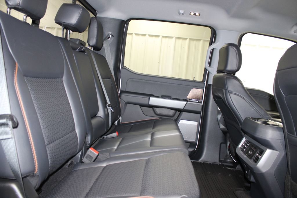 New 2026 Ford F250 Lariat w/ Black Appearance Package image 34
