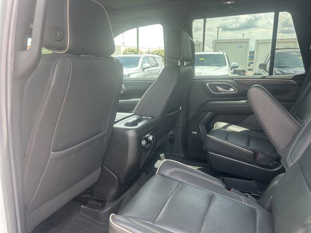 Used 2023 GMC Yukon SLT w/ SLT Premium Package AWD/4WD image 29