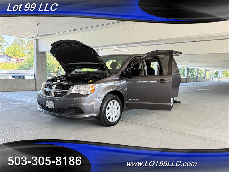 Used 2018 Dodge Grand Caravan SE w/ Power Convenience Group I FWD image 25