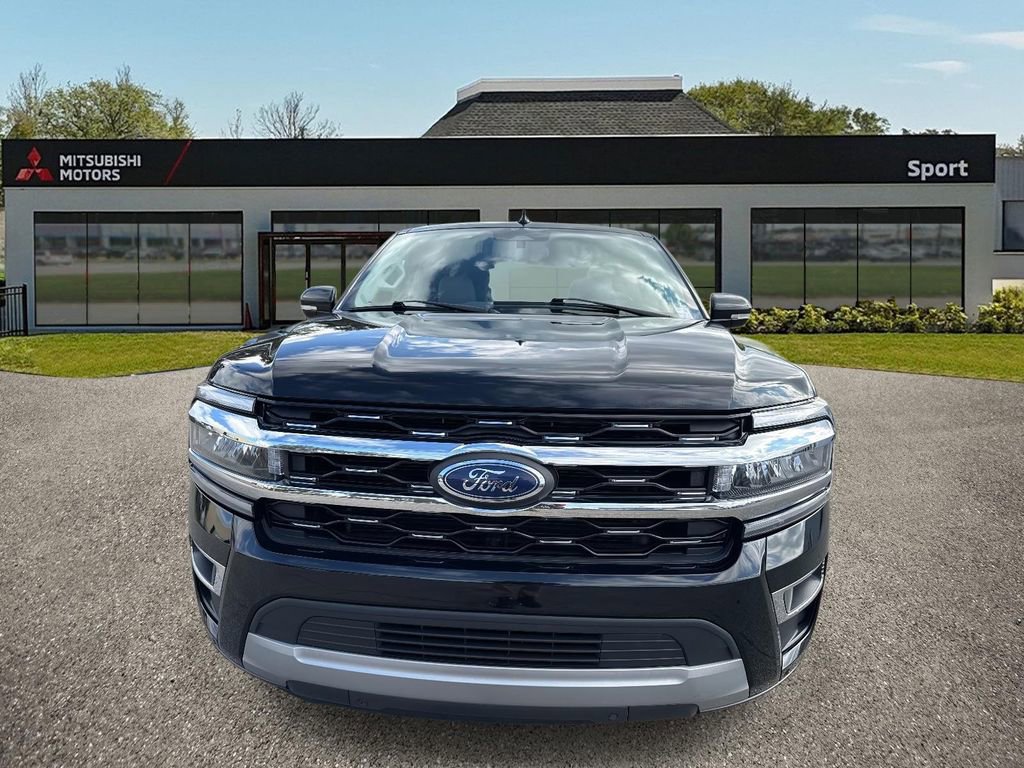 Used 2023 Ford Expedition Limited image 8