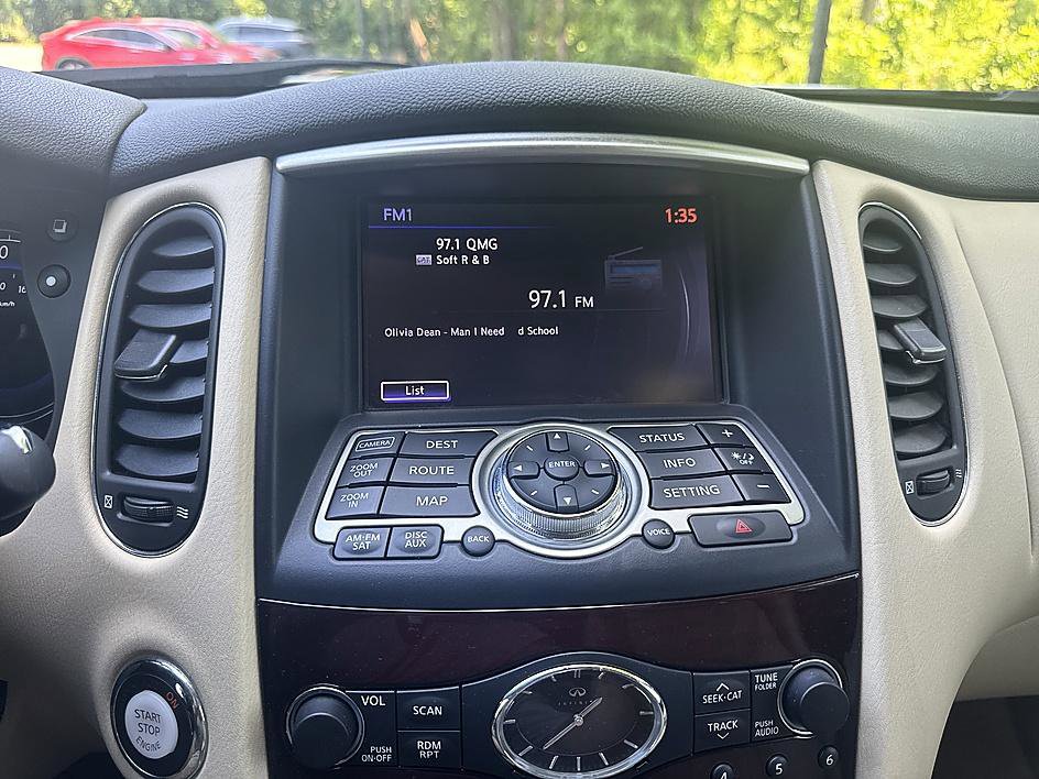 Used 2017 INFINITI QX50 AWD w/ Premium Plus Package image 18