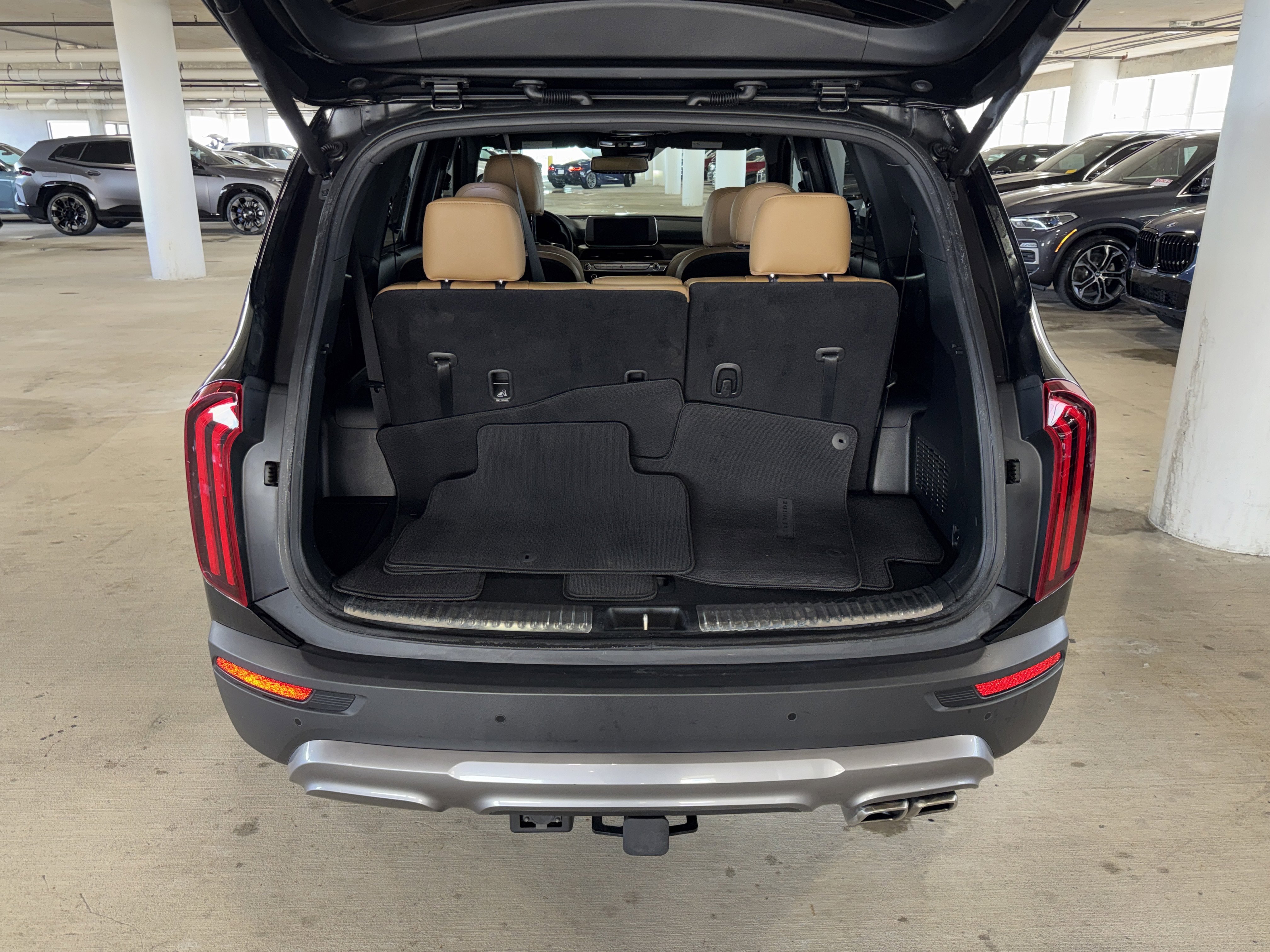 Used 2022 Kia Telluride SX w/ Towing Package image 14