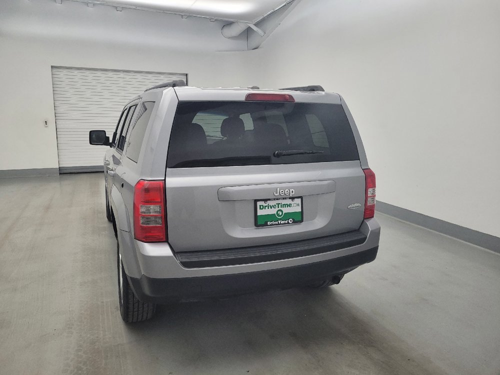 Used 2014 Jeep Patriot Latitude FWD image 6