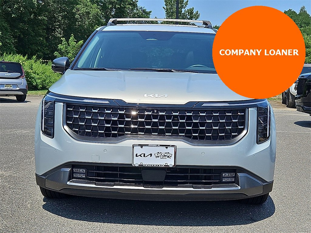 Used 2025 Kia Carnival SX Prestige image 2