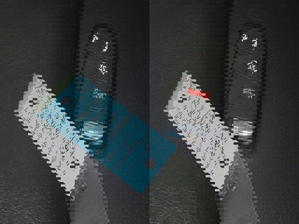 Used 2016 Jeep Renegade Limited image 31