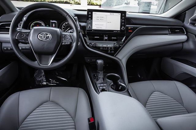 Used 2024 Toyota Camry SE w/ Audio Upgrade Package FWD image 18