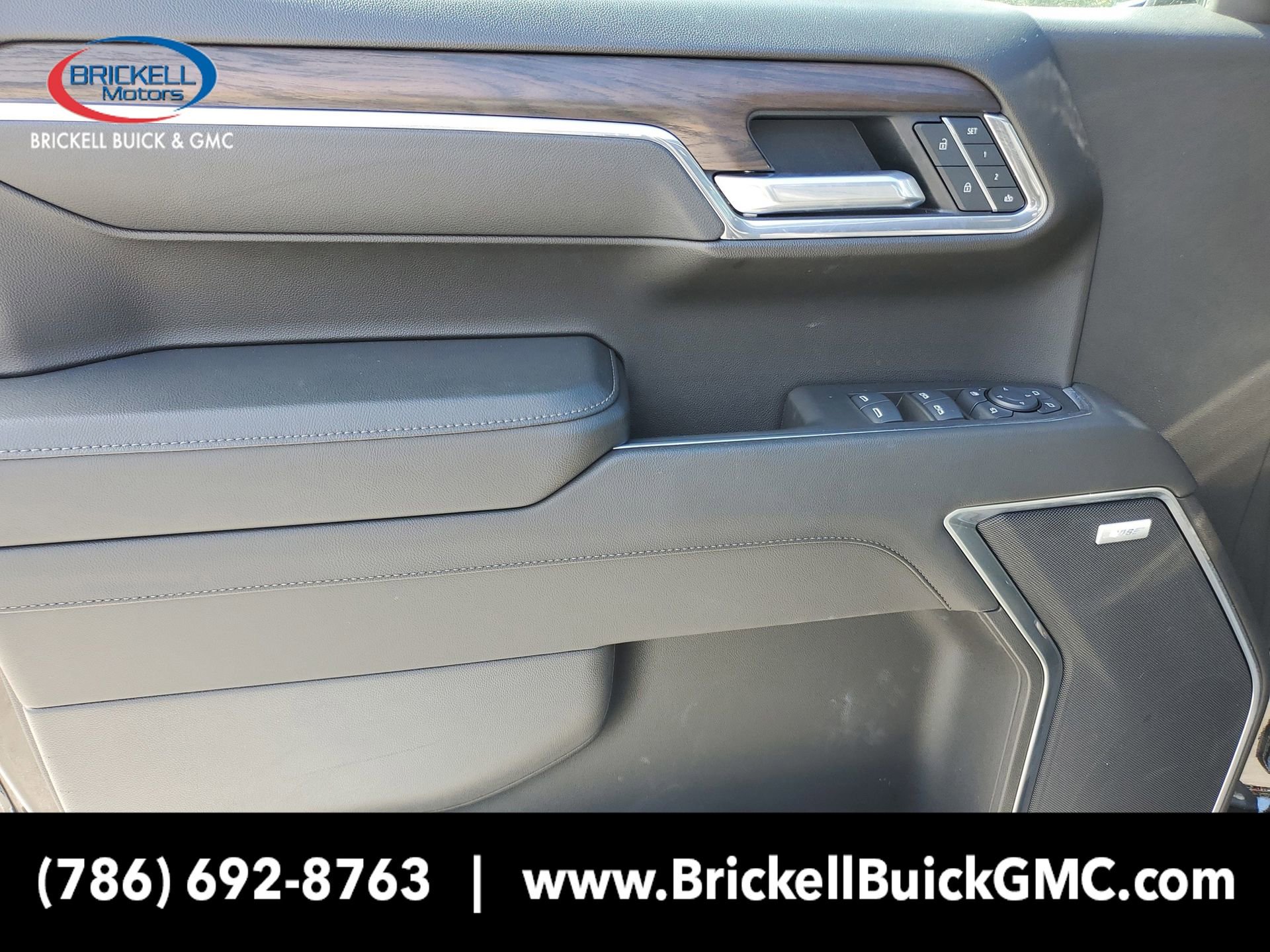 New 2025 GMC Sierra 1500 SLT w/ SLT Convenience Package image 16