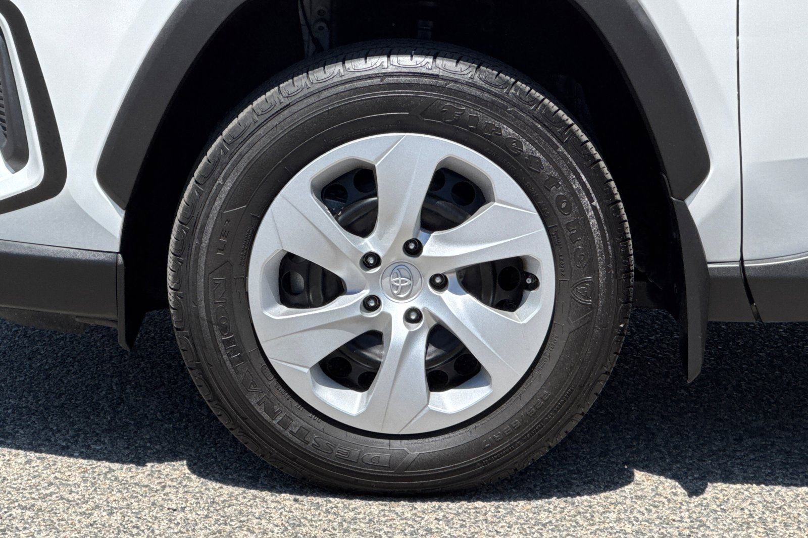 Used 2024 Toyota RAV4 LE FWD image 25