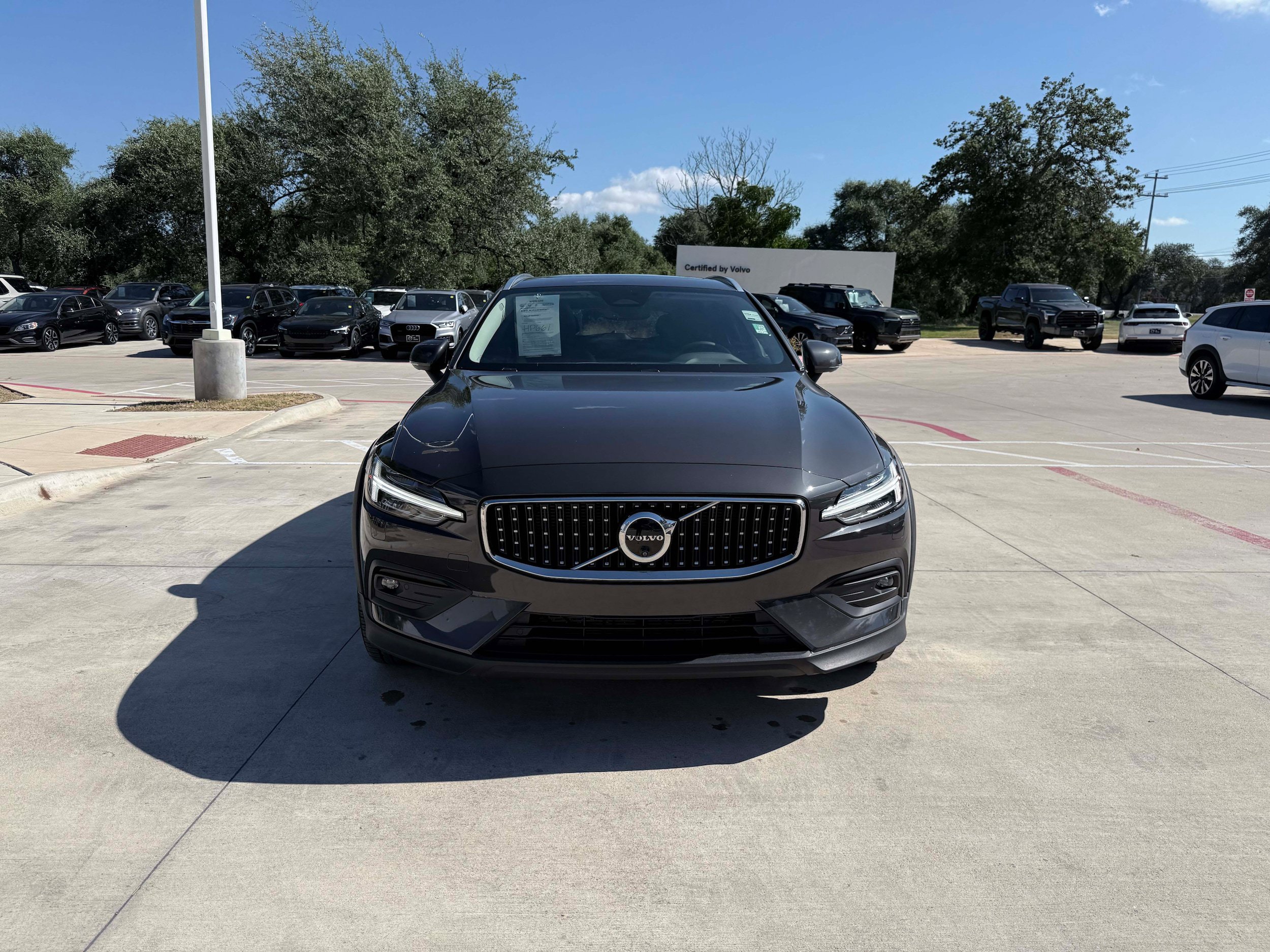 Certified 2025 Volvo V60 B5 Cross Country Plus AWD/4WD image 8
