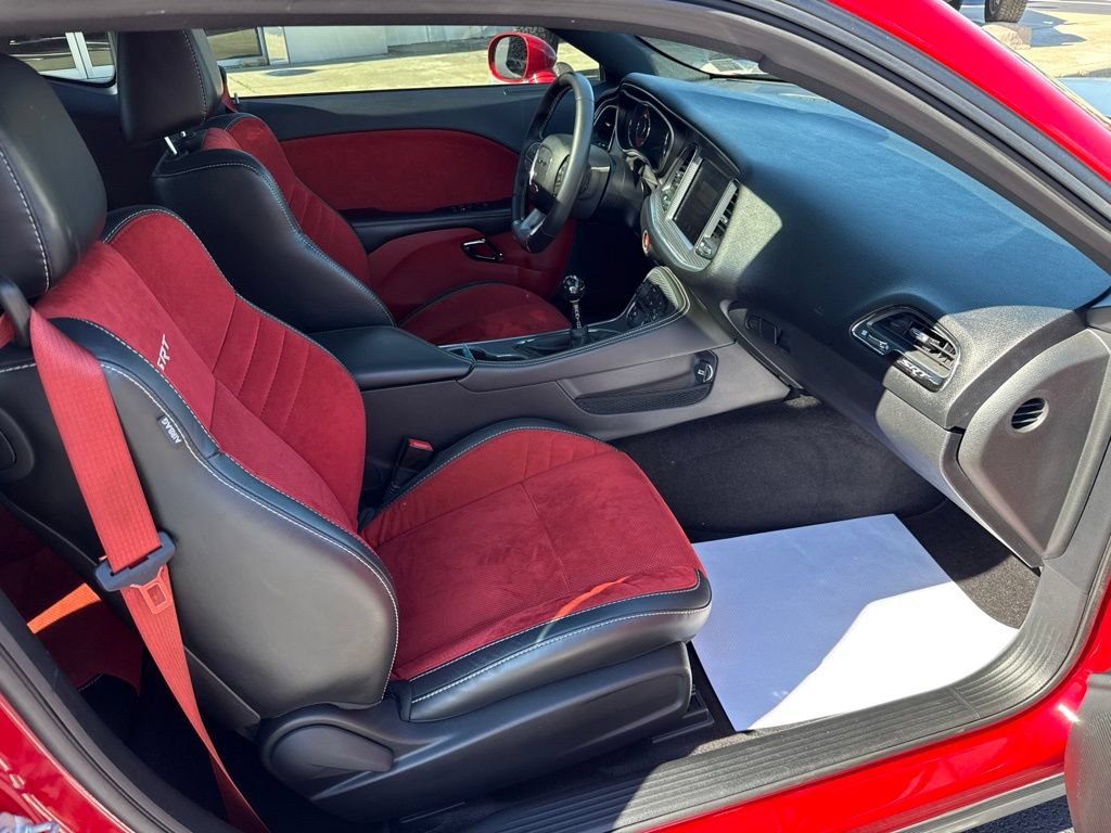 Used 2016 Dodge Challenger SRT Hellcat RWD image 12