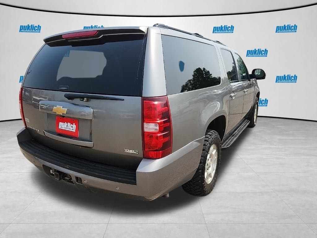 Used 2012 Chevrolet Suburban LS w/ Convenience Package 1 AWD/4WD image 5