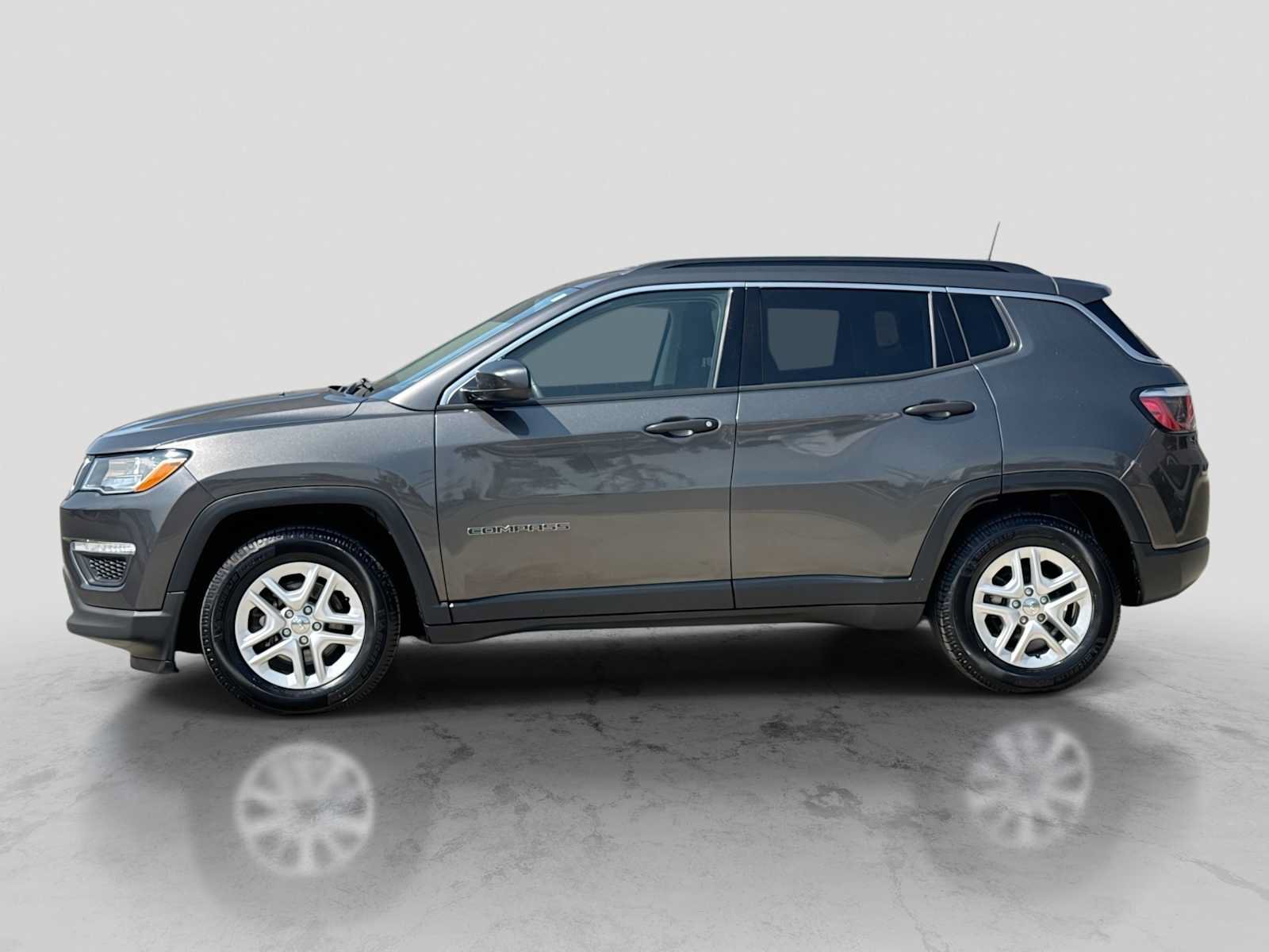 Used 2019 Jeep Compass Sport FWD image 3
