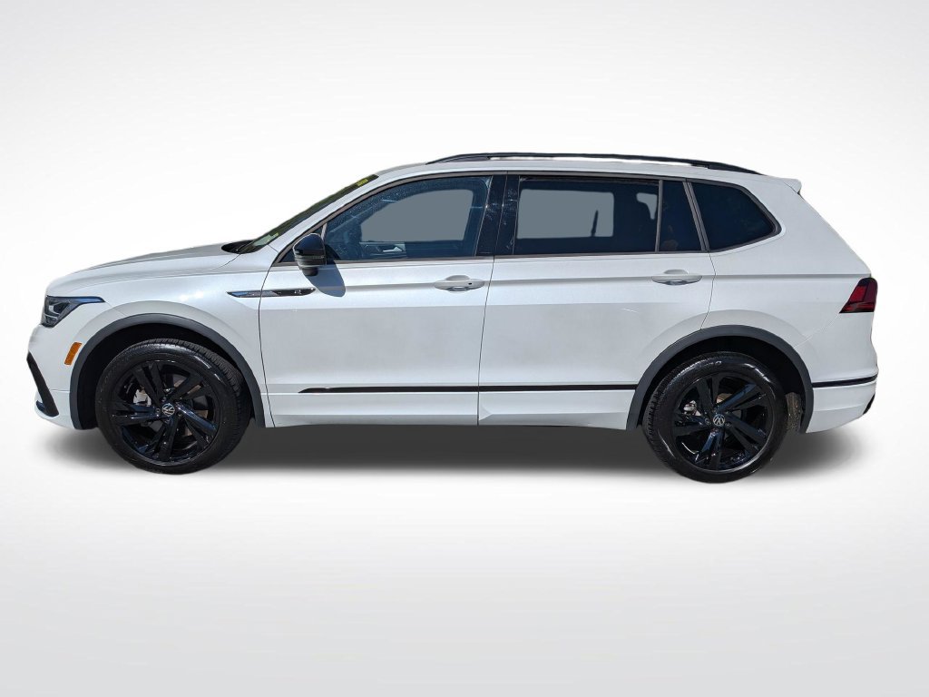 Used 2023 Volkswagen Tiguan SE R-Line AWD/4WD image 7