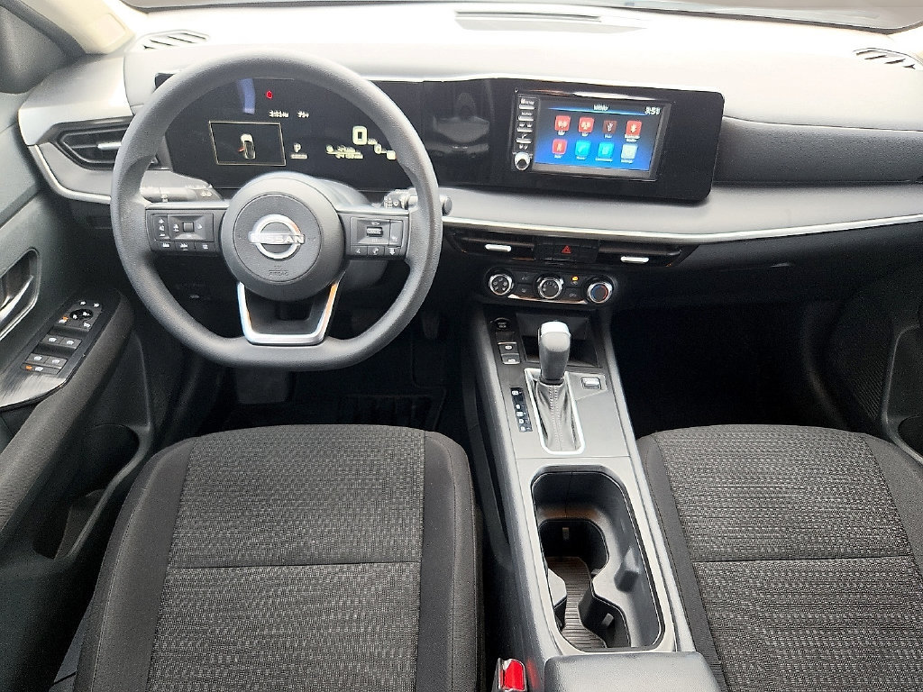 Used 2025 Nissan Kicks S FWD image 11