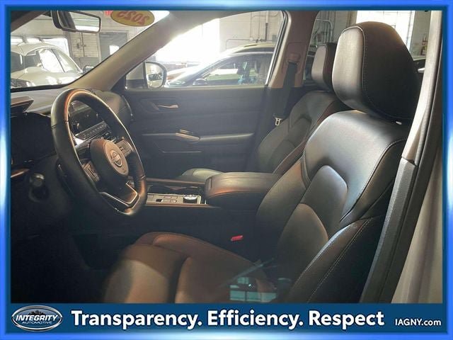 Certified 2025 Nissan Pathfinder SL AWD/4WD image 14