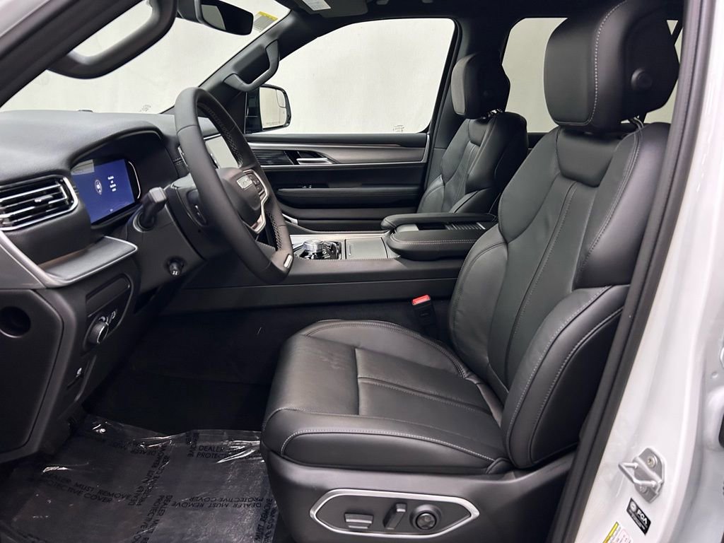 New 2026 Jeep Grand Wagoneer 4WD image 12