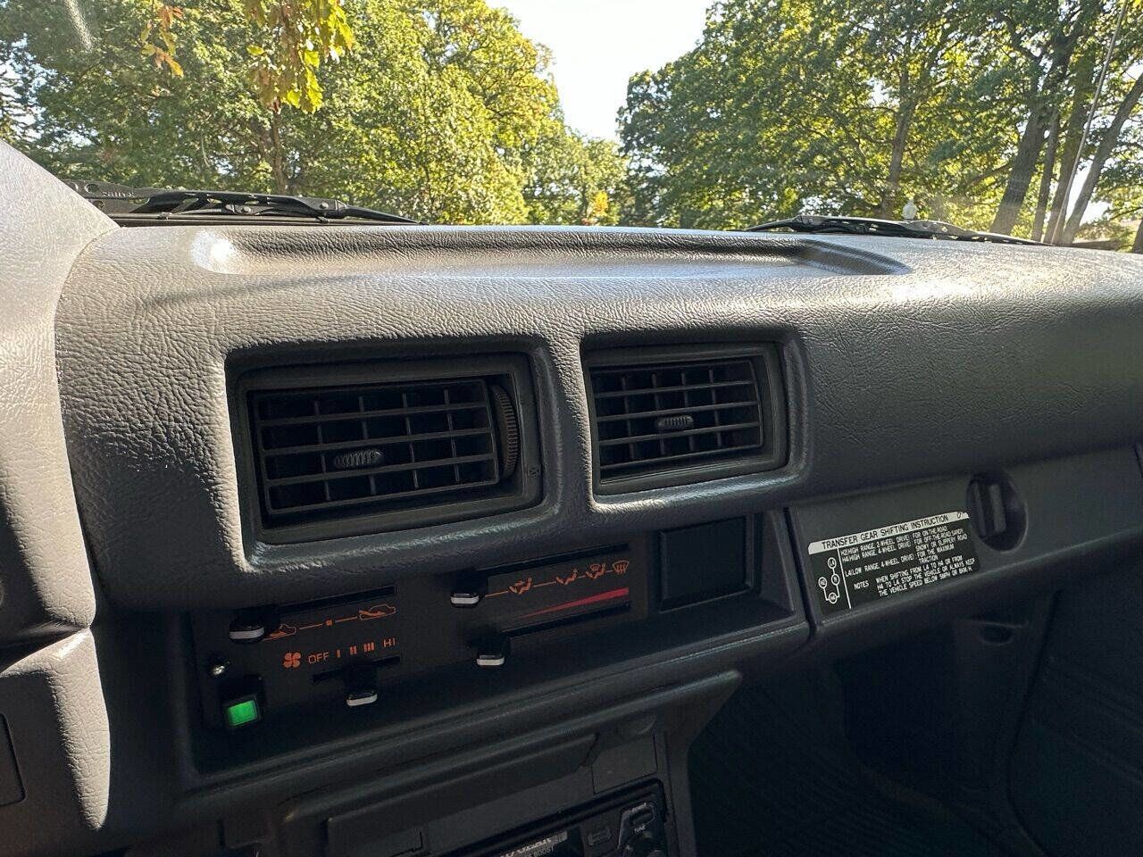 Used 1988 Toyota Pickup 4x4 Regular Cab image 28